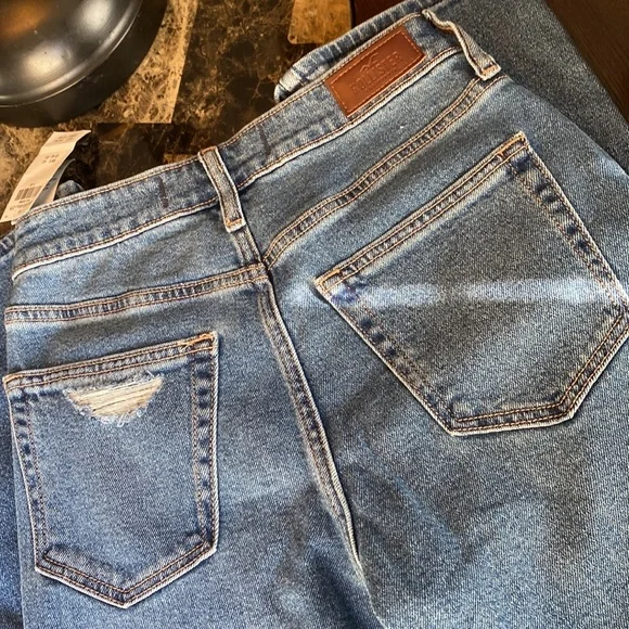 Hollisters jeans - Picture 3 of 3